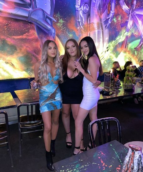 Dannielle Ashurst pretty pornstar pics