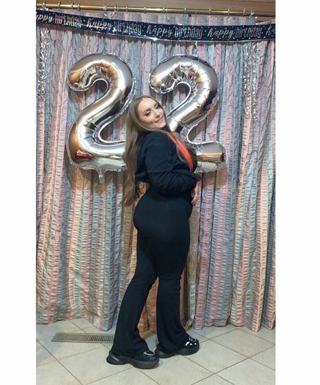 Dannielle Ashurst top star pic