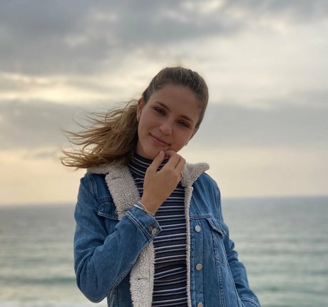 Dana Sartov xxx model pictures