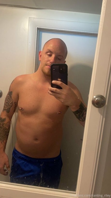 ranting riley pretty model image