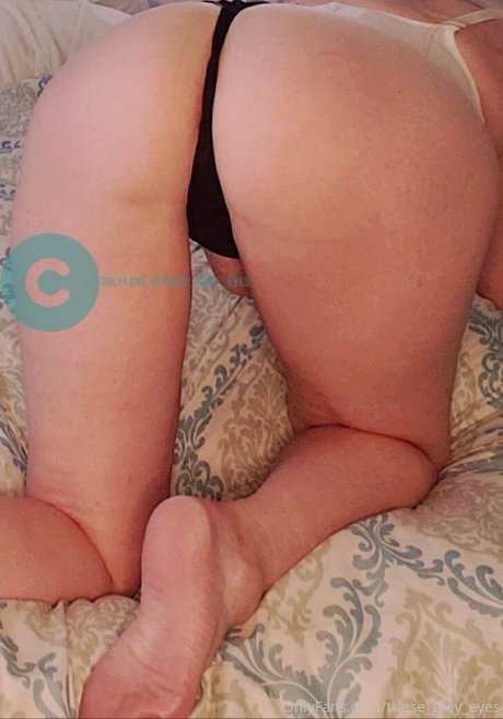 these grey eyes model photos