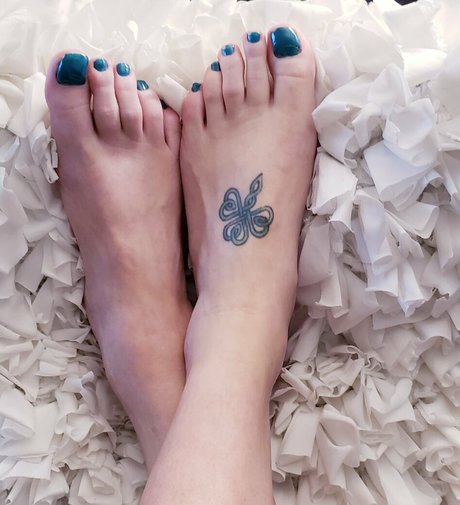 these grey eyes hd star photo