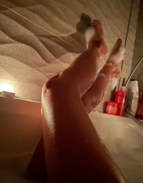 luxeparisvip model art picture