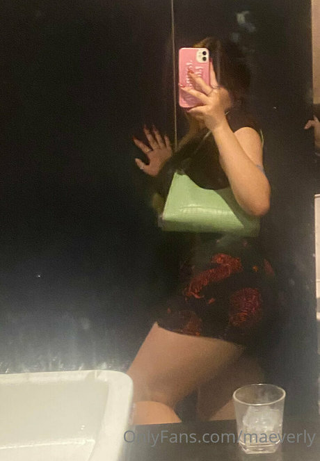 maeverly naked pornstar photos