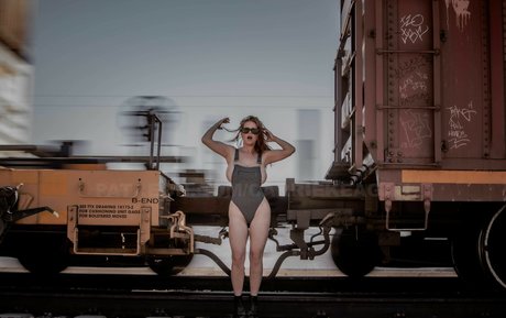 Carrie Keagen top actress pictures