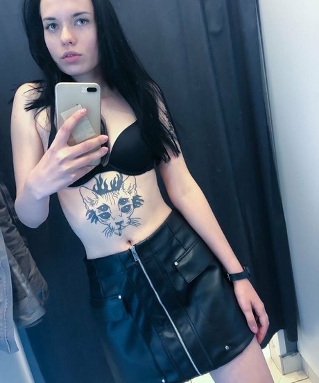 oksanam pornstar nude image