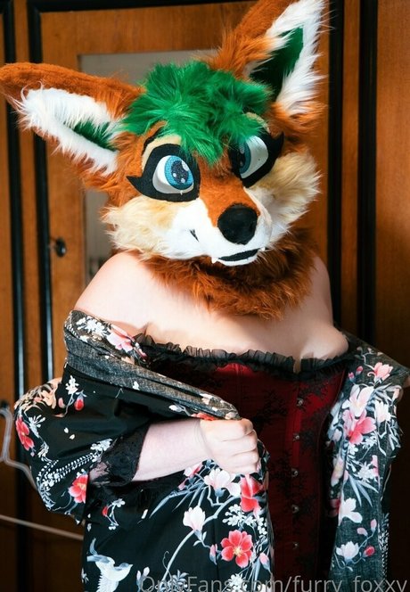 furry foxxy free star picture