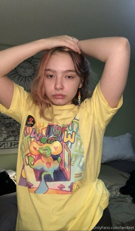 lamblet beautiful model pic