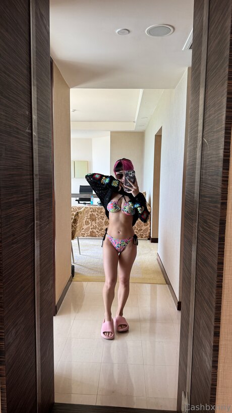 Cashbxnny nude model images