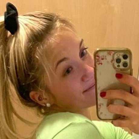 Liftliketiff adult model picture