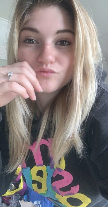 bhabiegirlt star naked image