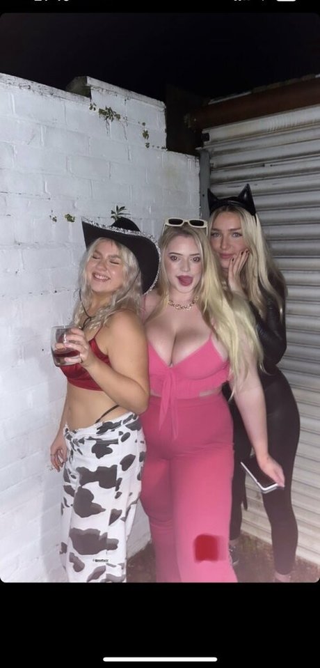 Hollie H nudes model images