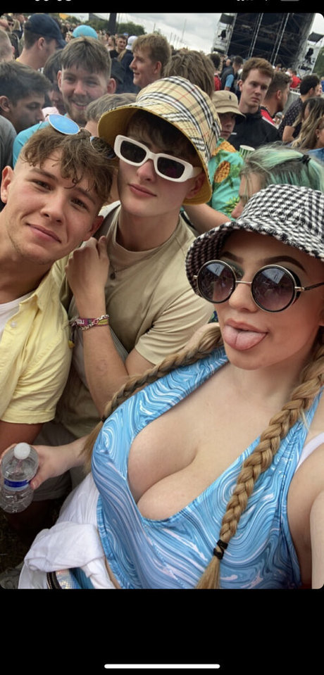 Hollie H pretty model photos