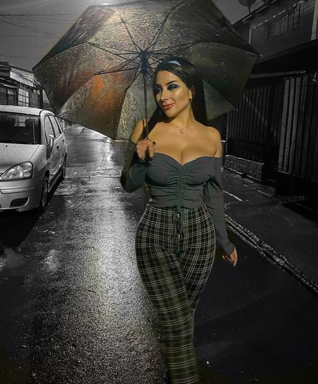 Vai Monroe art model picture