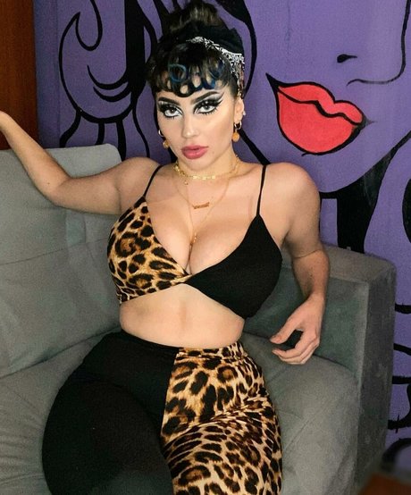 Vai Monroe star sex img