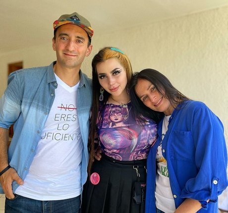 Vai Monroe star exclusive images