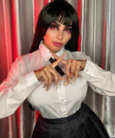 Vai Monroe exclusive actress photos