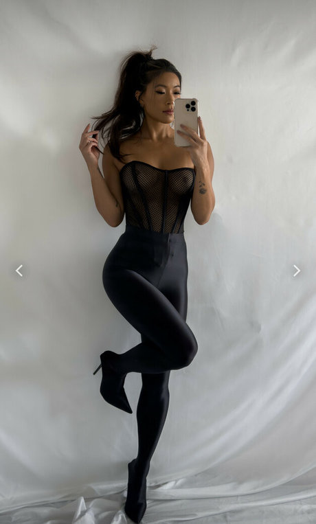 Jennifer Chong model high quality pics