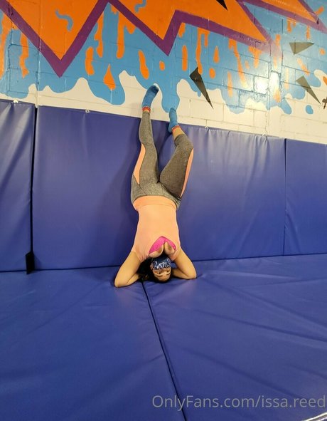 issa reed model exclusive photo