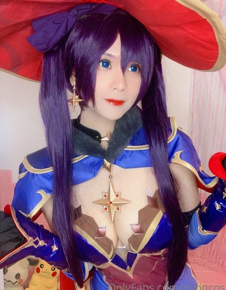 pyoncos model high quality pic