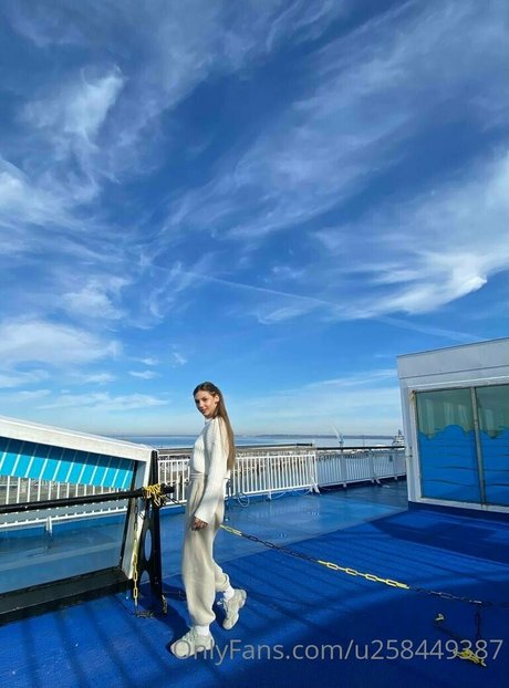 leona corona porn actress pic