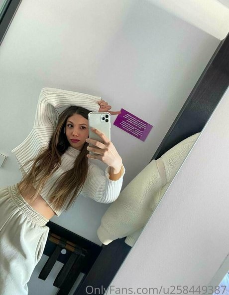 leona corona high quality star photo