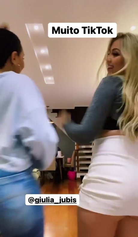 Giulia Porto hot pornstar pics