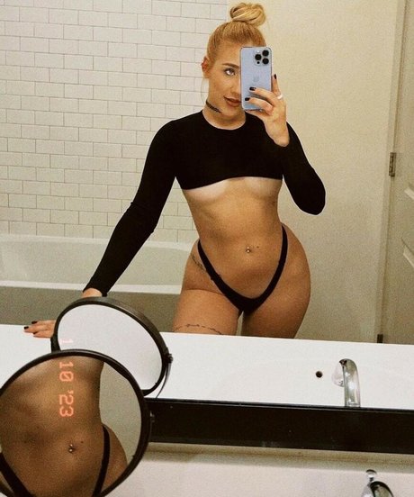 Office Sluts hd model pic