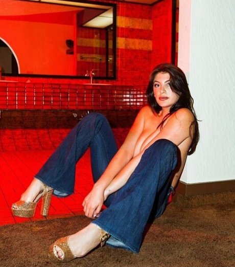 Arianna Basseri Lee hot star image