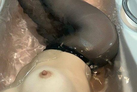 dannydeny sexy actress pic