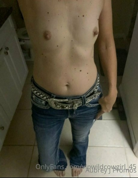 black lesbian onlyfans pornographic picture