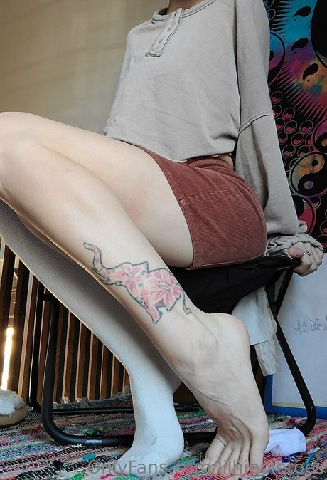 lilhippietoes pretty actress pic