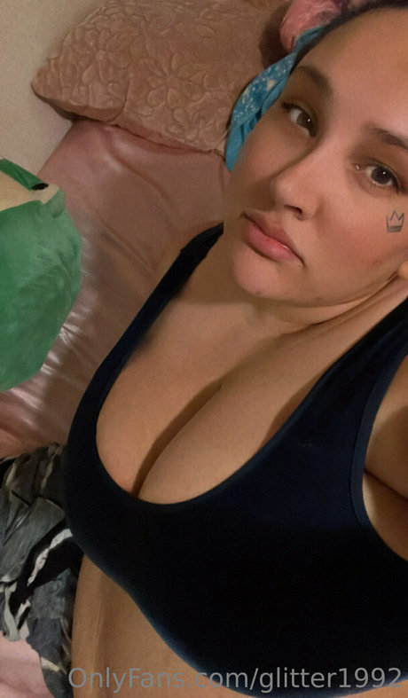 glitter1992 porn model image