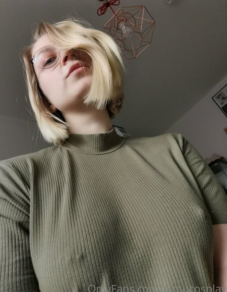 AimuCosplay model best image