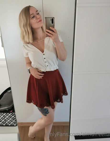 AimuCosplay pretty actress photo