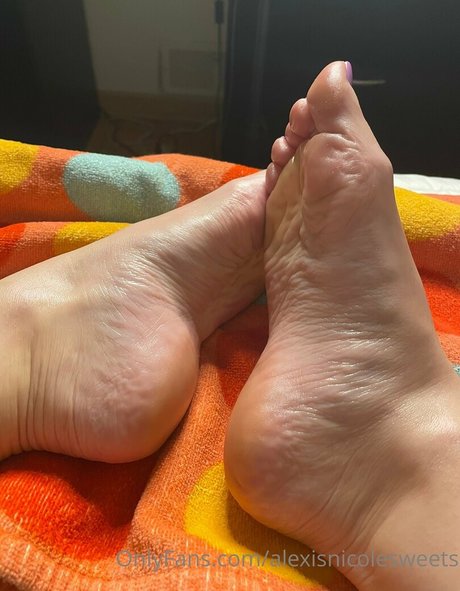 alexisnicolesweets nude pornstar pic