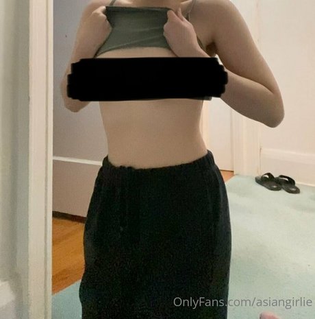 asiangirlie naked actress pictures