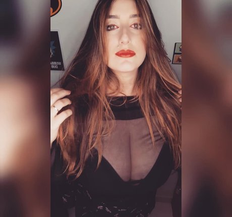 Michelly Rebechi model art pics