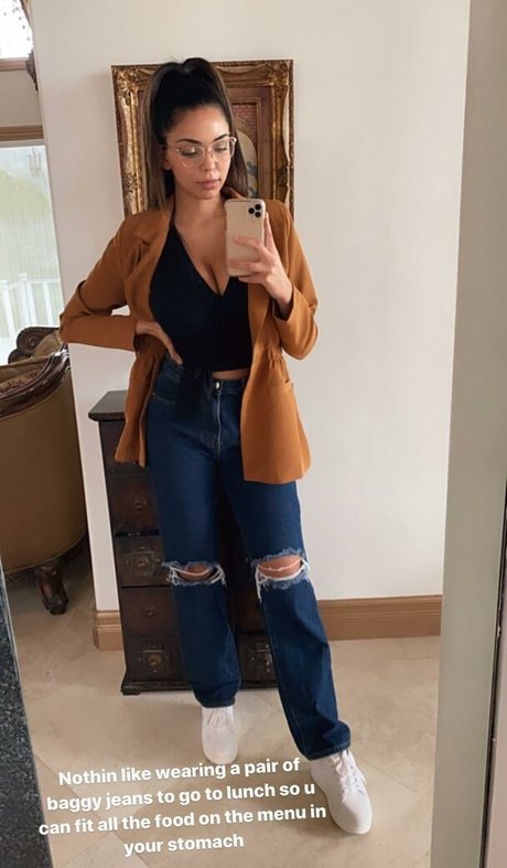 female influencer onlyfans pretty img