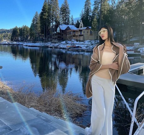 lilyy yk hot model pic