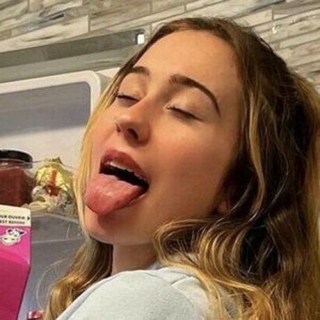 Itsjosybby beautiful star photo