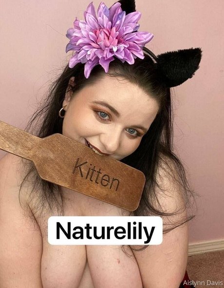 aislynndavis nude model pics