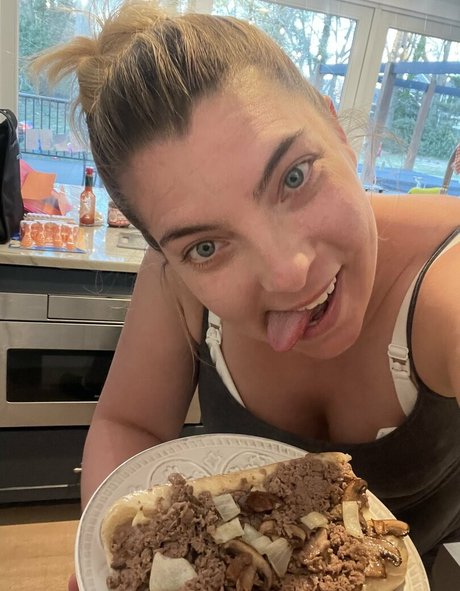 pregnantprincess model hd photos