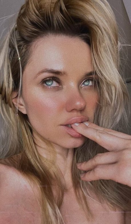 lionawild erotic star pics