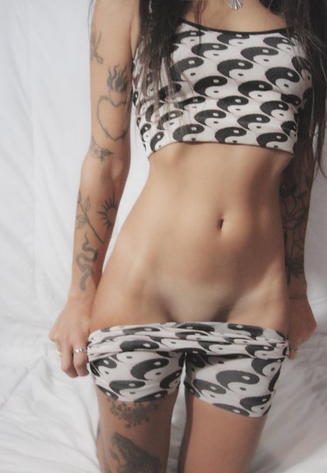 juju vibezzz naked star img