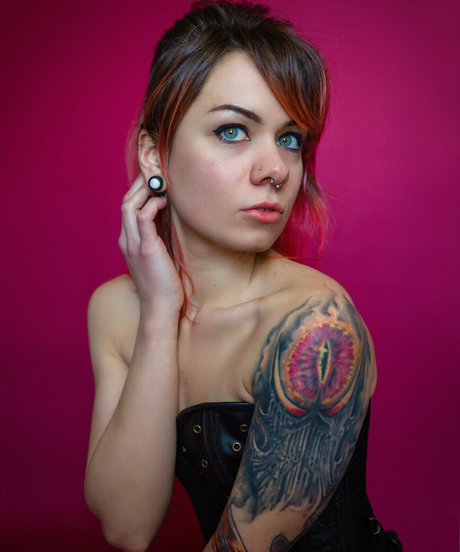 Ari cakes actress pics