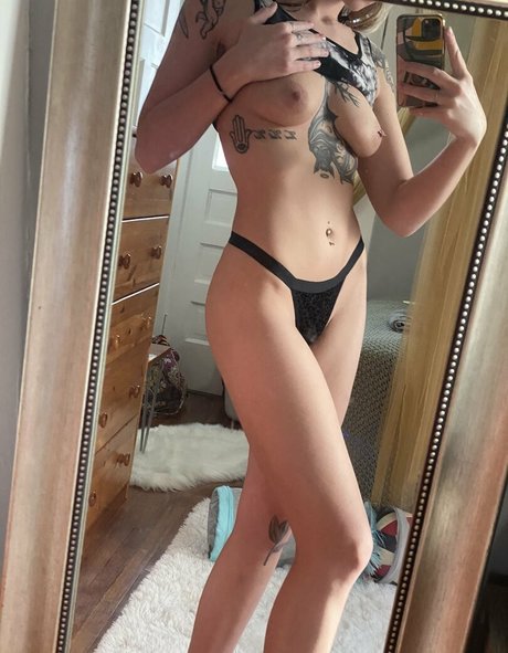 lustfullillian perfect actress pic