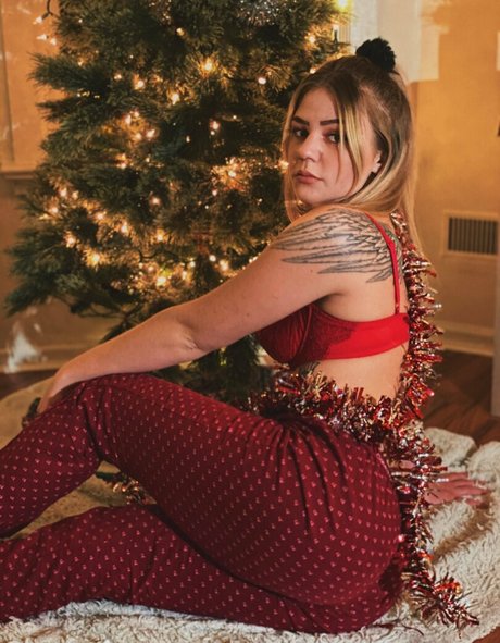 lustfullillian pretty pornstar photos