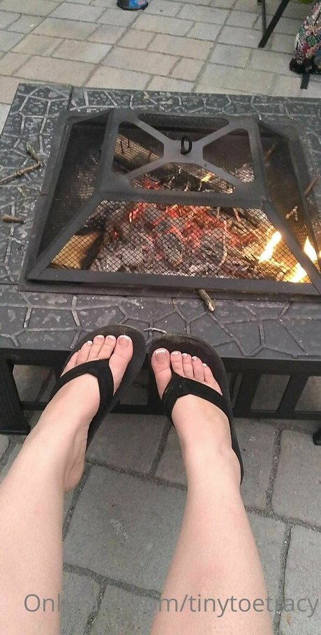 tinytoetracy model picture