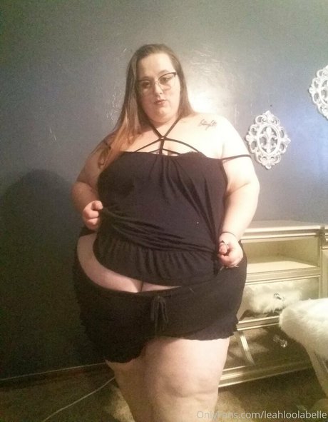 leahloolabelle pornstar exclusive galleries